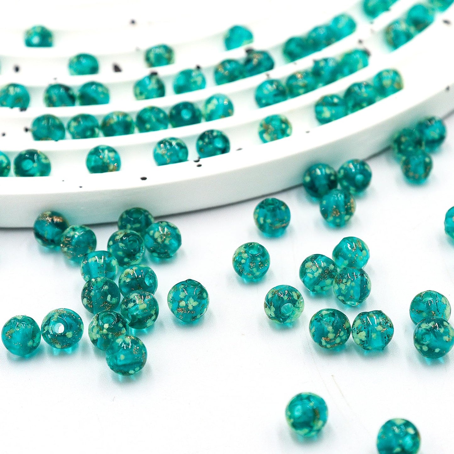 100 PCS 8mm Glow in The Dark Beads,Lake Blue Round Luminous Bead Bracelet Beads for Jewelry Making,Earring Spacer Bead,DIY Crafts