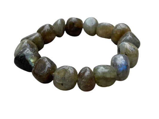 GAF TREASURES Labradorite Crystal Nugget Bracelet, Genuine Labradorite Tumbled Gemstone Bracelet, Healing Crystal Bracelet, Gift for Men & Women (1)