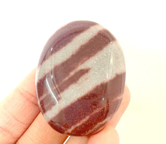 crystalmiracle Narmada Oval Worry Stone Crystal Healing Shiva Lingam Handcrafted Gemstone Reiki Men Women Feng Shui Positive Energy Love Wellness Thumb Stones for Gifts