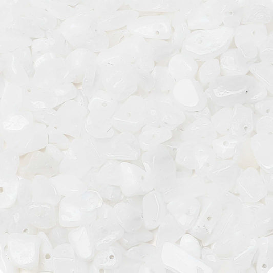 200pcs Natural Chip Stone Beads Gemstone Healing Crystal Loose Rocks Bead Irregular Glass Seed Charm Beads Drilled DIY for Jewelry Bracelet Necklace Earrings Making Crafting Supplies (White, 5-8mm)