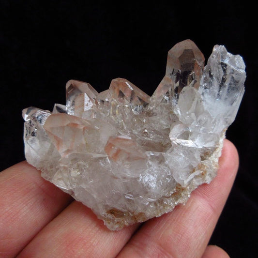 Erliway Natural Clear Quartz Crystal Cluster, Clear Quartz April Birthstone, Raw Gemstone Specimen for Birthday Gift Reiki Healing Meditation Home Decor (0.08-0.13lb)