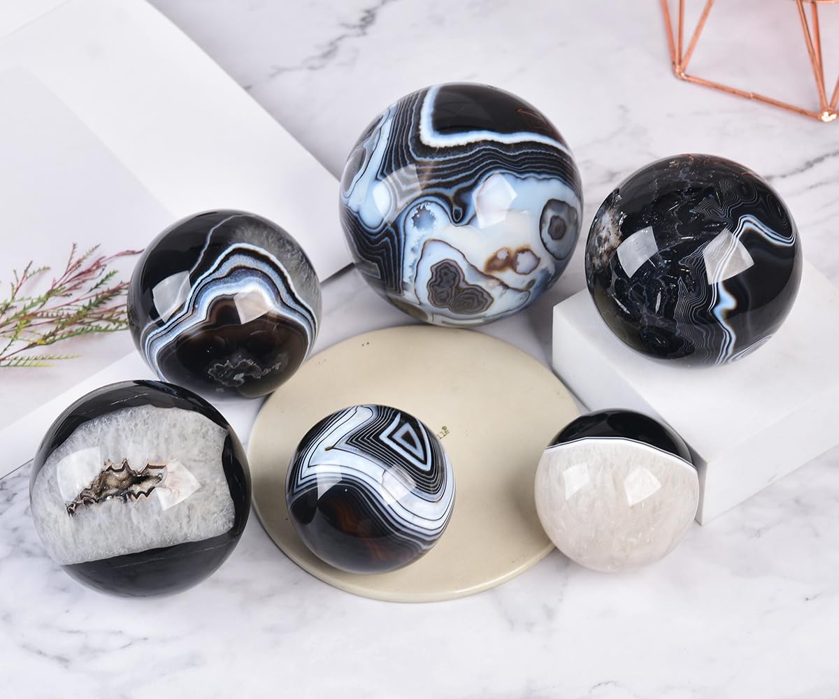 JIC Gem 3.1-3.5 inch(80-90mm) Large Black Onyx Agate Large Crystal Ball Round Healing Crystals Decorative Sphere with Wooden Stand Meditation Witchcraft Home Decor