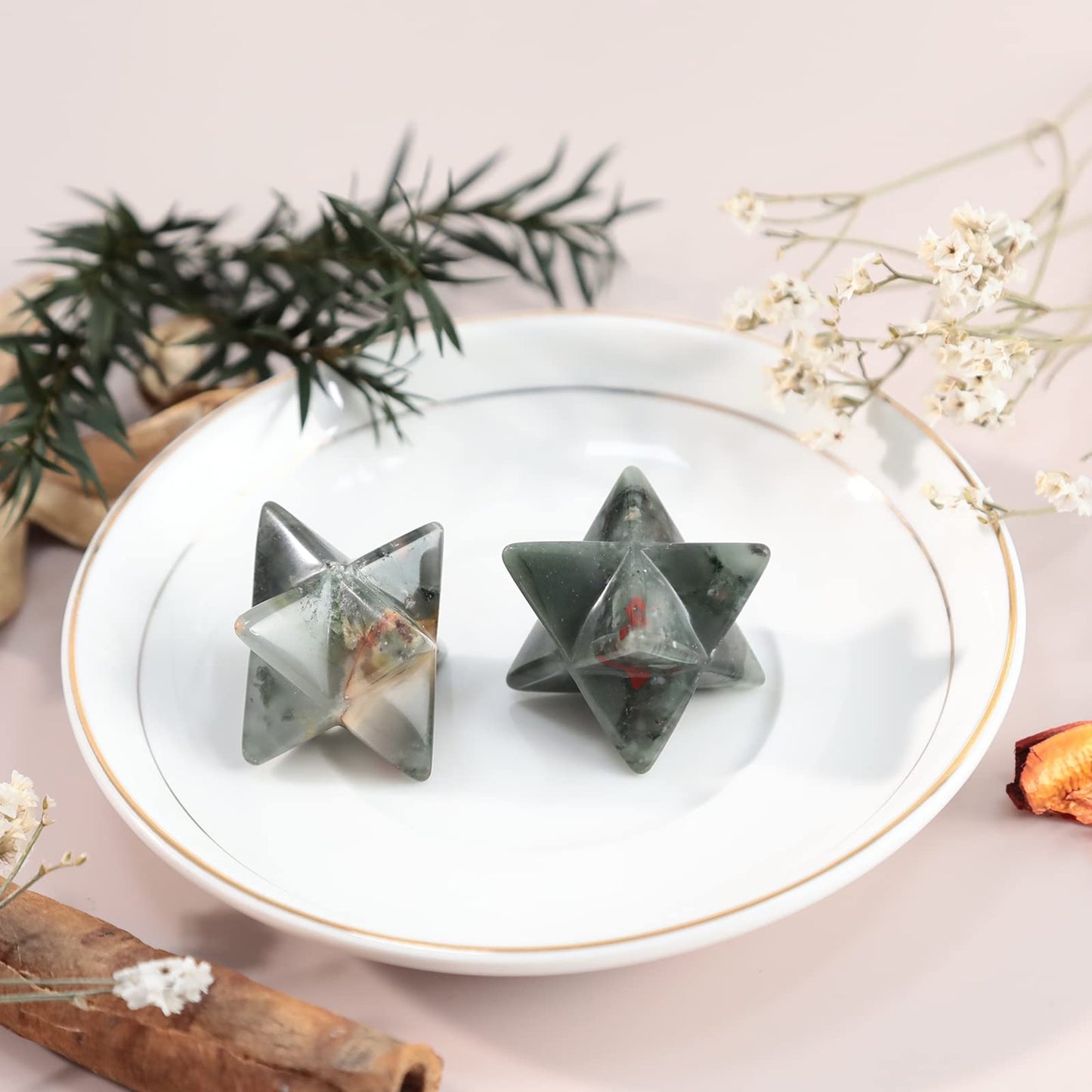 Loveliome Natural Africa Bloodstone Merkaba Crystal Protection Sacred Meditation Energy Generator Healing Chakra Six-Pointed Star 1 Inch
