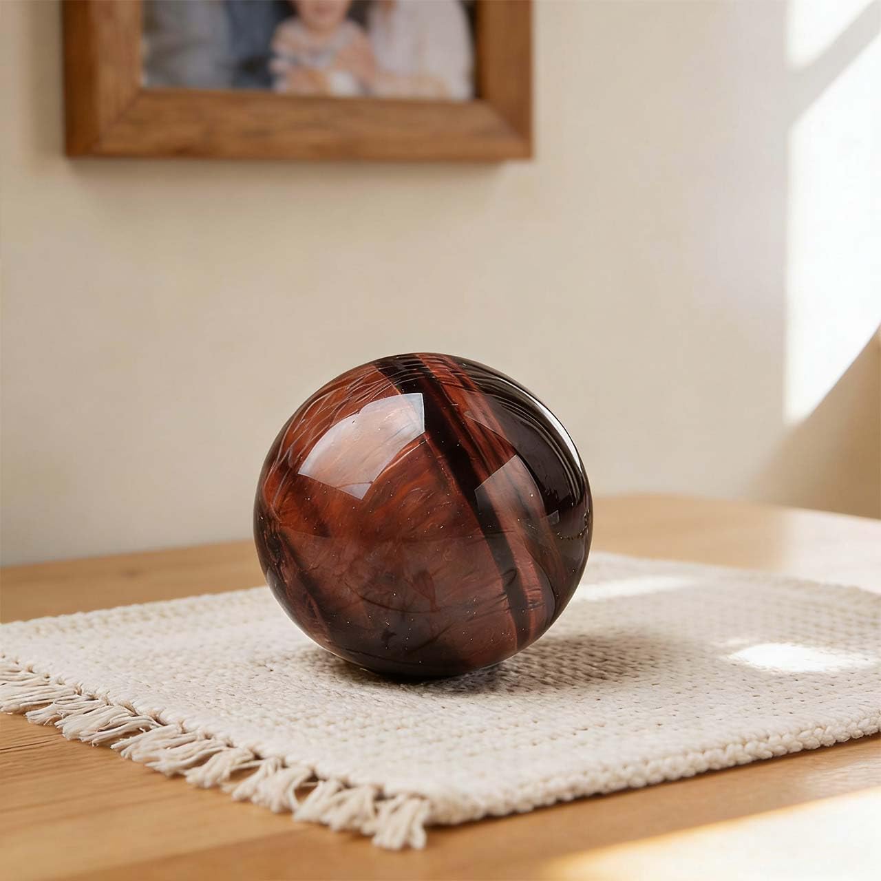 AierCrystal Natural Stone Crystal Sphere Feng Shui Home Decoration Ball Positive Energy Scrying Orb for Meditation Tool for Spiritual Space Purification Globe Diameter 4-5cm Red Tiger's Eye Sphere