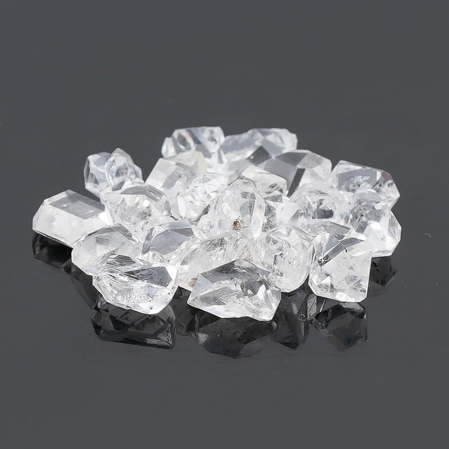 ColouredRocks (30 carats. A++ HERKIMER DIAMOND Crystals, Raw Stones, Rough Gemstones, Jewelry Making Supply, Cabbing, Polishing, Cutting, DIY, Crafts (20-22 pcs.) (5-7 mm.)