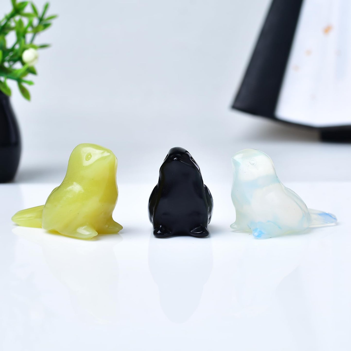 WUYOUSHI 2pcs Crystal Bird Figurines - Strawberry Crystal Sculptures Decorative Birds Crystal Animal Statues Home Decor Unique Bird Gifts