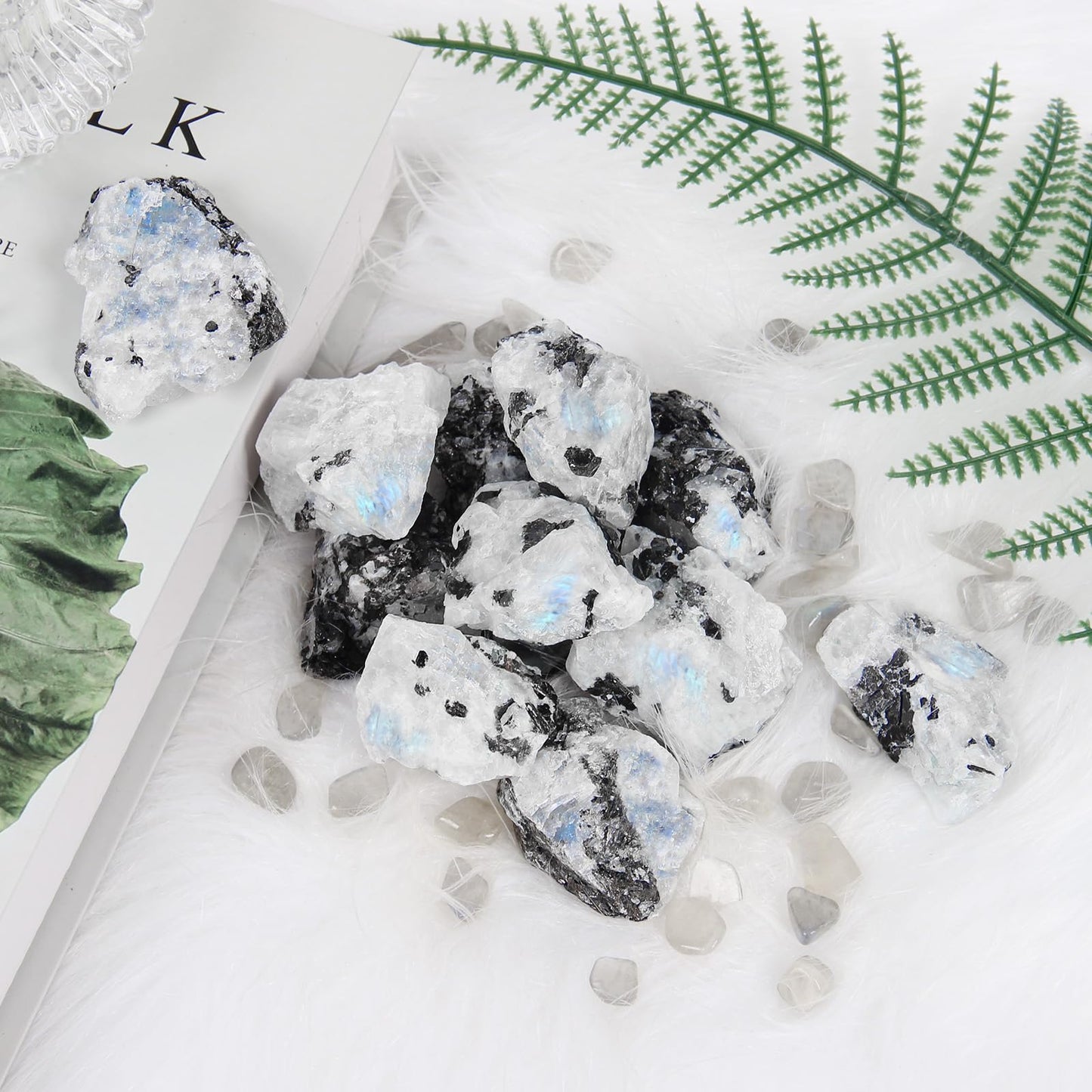 1.1lb Bulk Raw Rainbow Moonstone Rough Crystal-Natural Rainbow Moonstone Raw Stones Crystal for Tumbling, Cabbing, Fountain Rocks, Decoration,Polishing, Wire Wrapping, Wicca & Reiki Crystal Healing