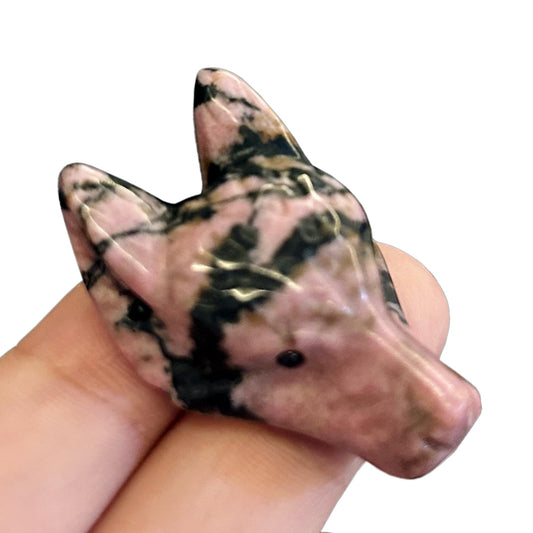 Bacatgem Natural Rhodonite 1.57 inchs Wolf Head Pocket Crystals and Healing Stone Figurine,Haped DIY-Jewelry Pendant