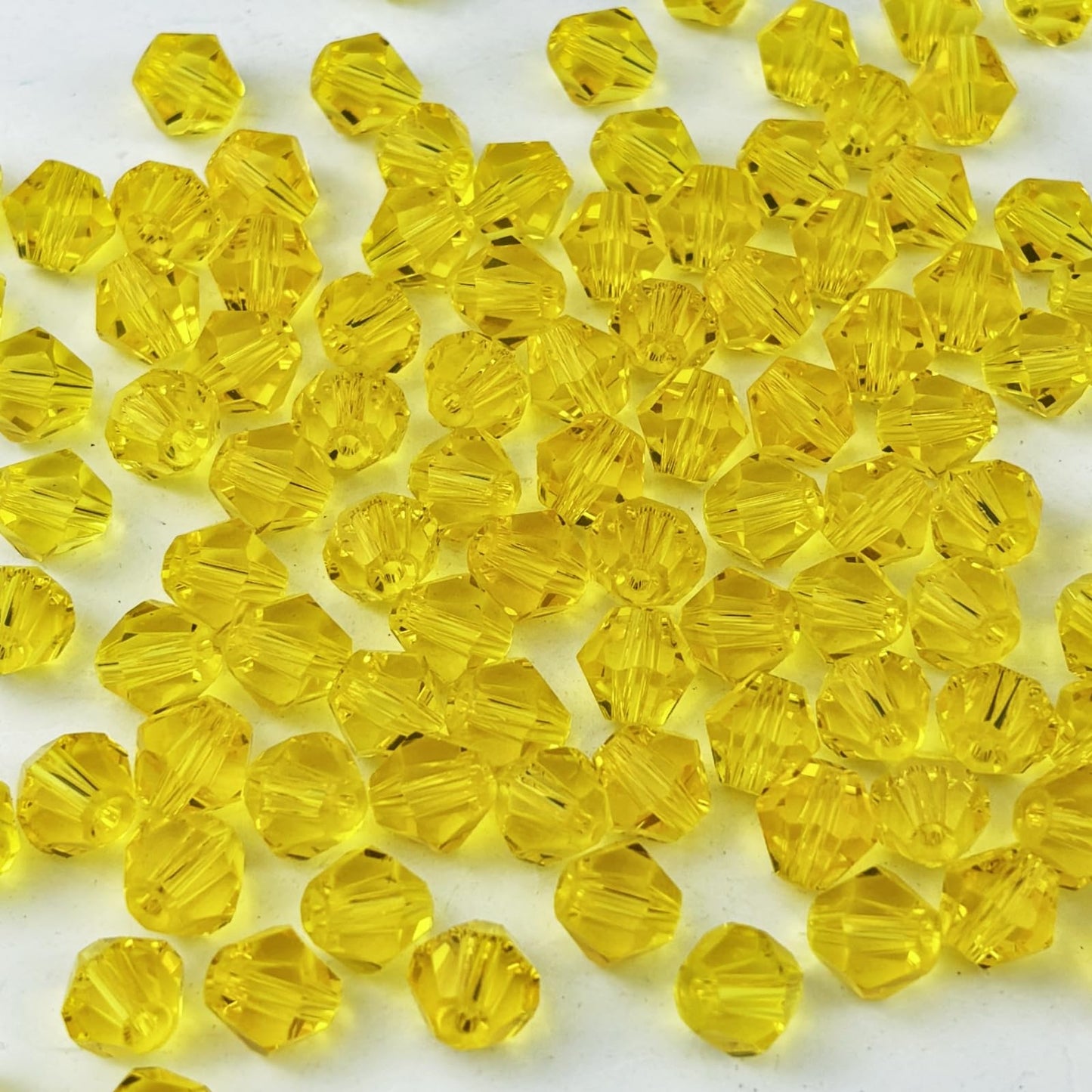 YUEXIGO 100pcs 8mm Bicone Glass Crystal Beads for Jewelry Making, Faceted Bicone Glass Spacer Beads for Bracelet Earring Necklace DIY Craft(Gold Yellow)