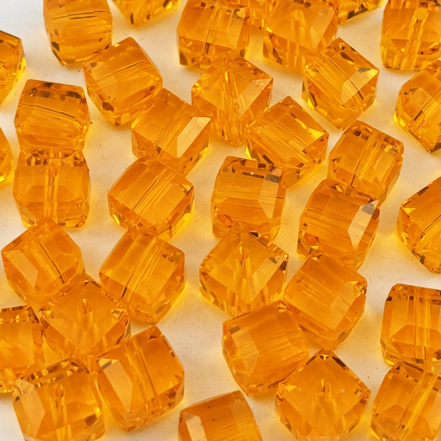 YUEXIGO 200pcs 4mm Cube Crystal Glass Beads for Jewelry Making Faceted Square Crystal Glass Bead Spacer Beads Loose Beads for Bracelet Earring Necklace DIY Craft(Orange)