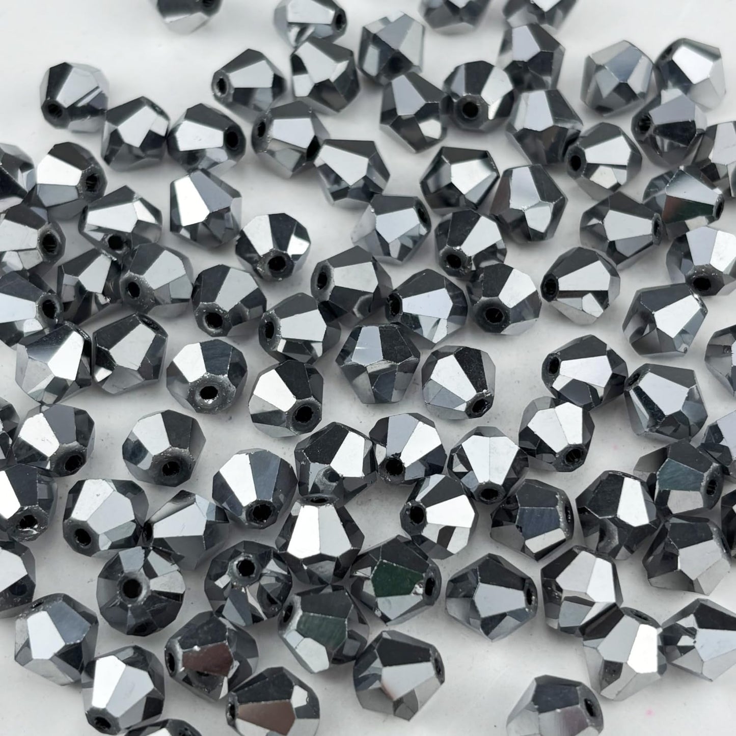 Pinhoollgo 600pcs 3mm Bicone Crystal Glass Beads Faceted Bicone Crystal Beads Bulk Glass Spacer Beads for Bracelets Necklace Pendants Earrings DIY Jewelry Craft Making(Silver)