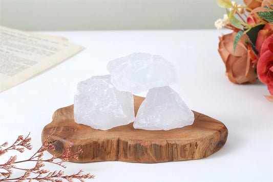 YATOJUZI Clear Quartz 1.8-2.2" Natural Raw Stones and Healing Crystals Large Stone Rough Crystal Rocks for Tumbling Cabbing Polishing Fountain Rocks Decoration 1PCS