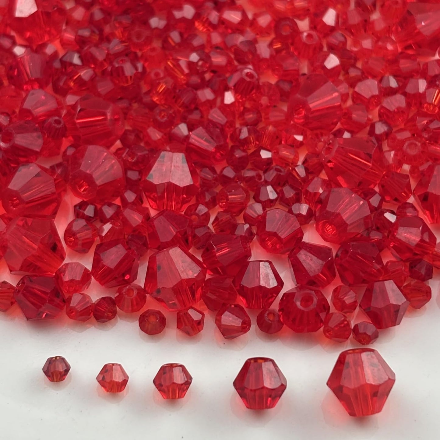 Pinhoollgo 1310pcs Bicone Crystal Glass Beads 2mm 3mm 4mm 6mm 8mm Faceted Crystal Spacer Beads for Bracelets Necklace Pendants Earrings DIY Jewelry Craft Making(Red)