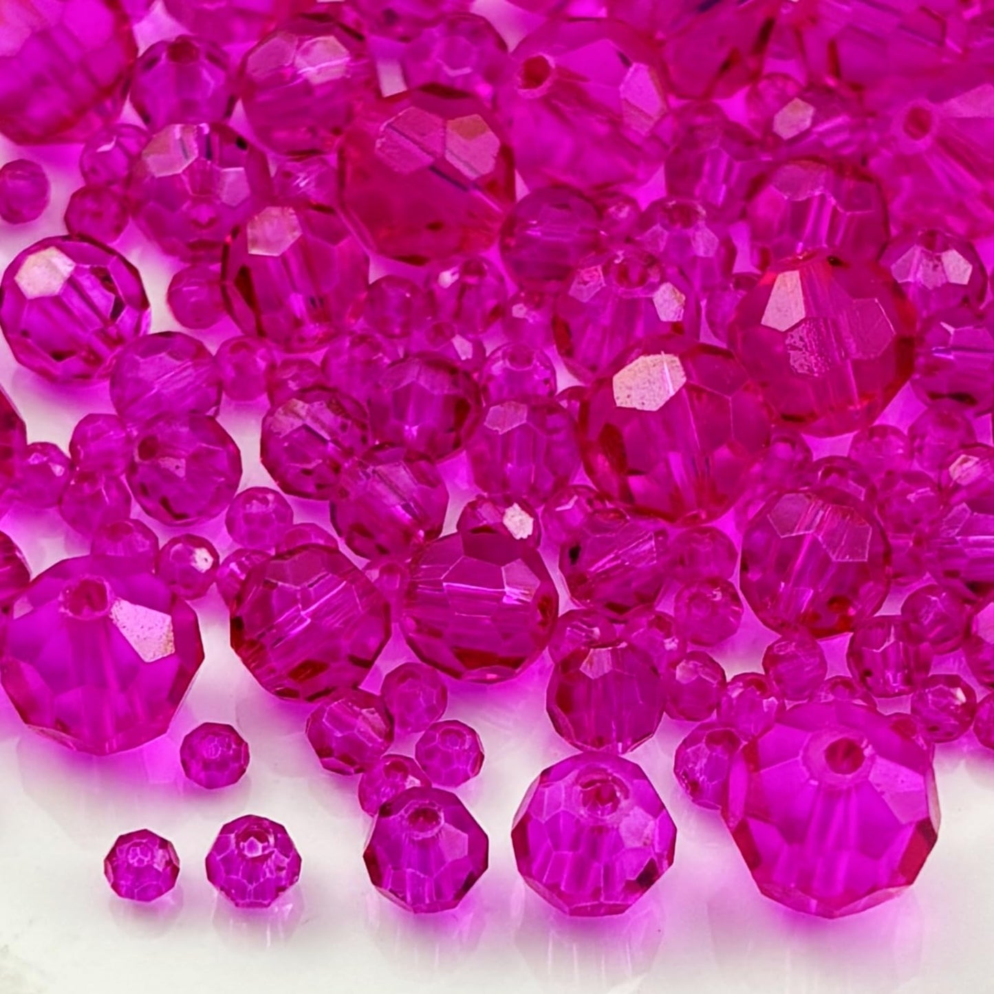 Honkoolly 480pcs Crystal Glass Beads 3mm 4mm 6mm 8mm 10mm Round Faceted Glass Spacer Beads for Bracelets Necklace Earring DIY Jewelry Making Craft(Rose Red)
