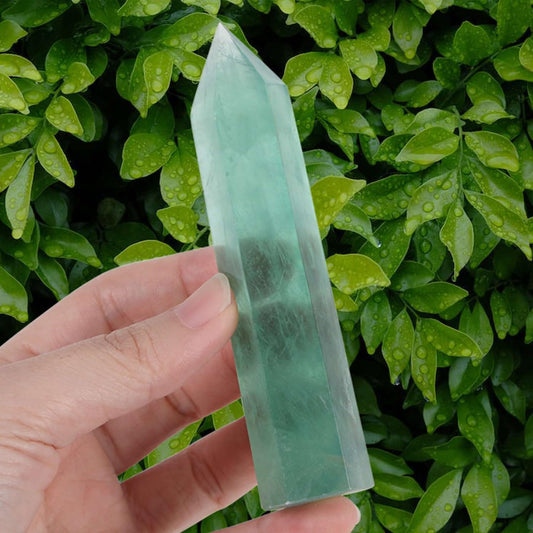 LAIDANLA Green Fluorite Healing Crystals Wands 3.5-4" Natural Reiki Energy Wand Stone Hexagonal Point Obelisk Large Crystal Gemstones for Meditation Therapy Crystal Grid Decoration 1Pcs