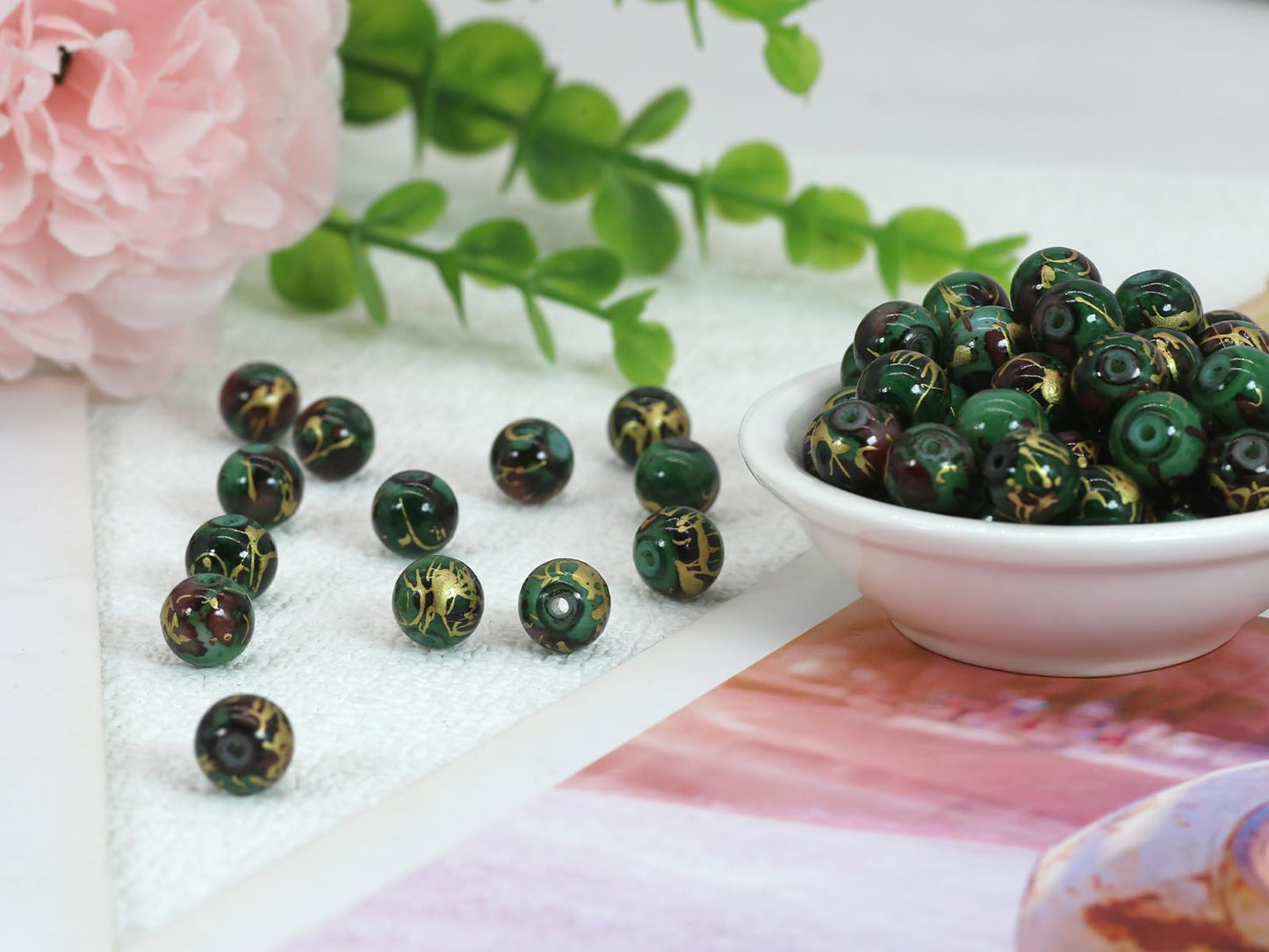 Pamir Tong 300PCS 10mm Green Glass Beads for Jewelry Making,Round Smooth Beads, Bracelet Space Loose Beads for Earring, Necklaces，Keychains, Lanyards, Garland -Adult Craft Supplies