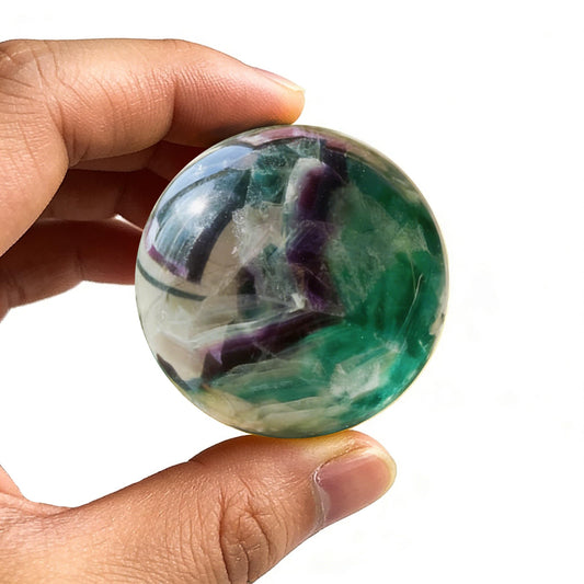 AierCrystal Natural Stone Crystal Sphere Feng Shui Home Decoration Ball Positive Energy Scrying Orb for Meditation Tool for Spiritual Space Purification Globe Diameter4-5cm Fluorite Sphere