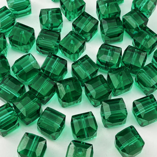 YUEXIGO 100pcs 8mm Cube Crystal Glass Beads for Jewelry Making Faceted Square Crystal Glass Bead Spacer Beads Loose Beads for Bracelet Earring Necklace DIY Craft(Peacock Green)