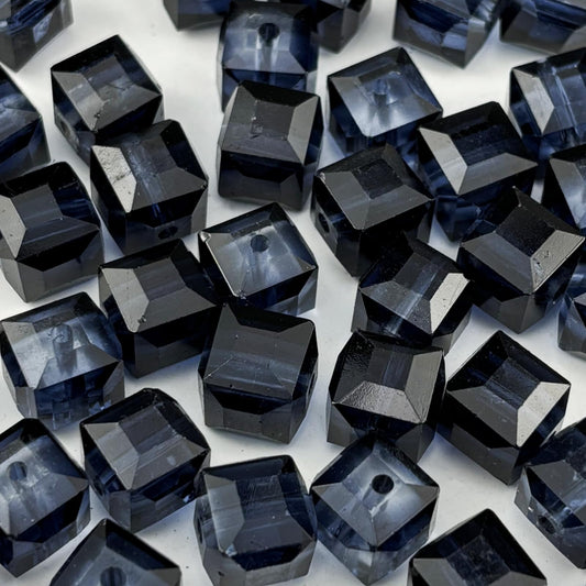 YUEXIGO 100pcs 6mm Cube Crystal Glass Beads for Jewelry Making Faceted Square Crystal Glass Bead Spacer Beads Loose Beads for Bracelet Earring Necklace DIY Craft(Ink Blue)