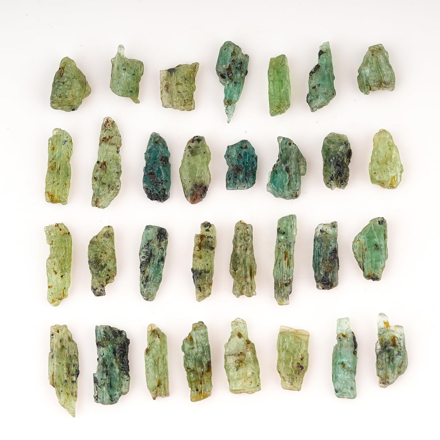ColouredRocks 30+pcs Green Kyanite Crystals, Raw Stones, Rough Gemstones, Jewelry Making Supply, Cabbing, Polishing, Cutting, DIY, Crafts, (100 carats) (10-15mm)