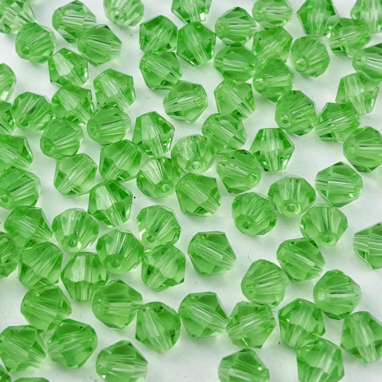 YUEXIGO 100pcs 8mm Bicone Glass Crystal Beads for Jewelry Making, Faceted Bicone Glass Spacer Beads for Bracelet Earring Necklace DIY Craft(Light Green)