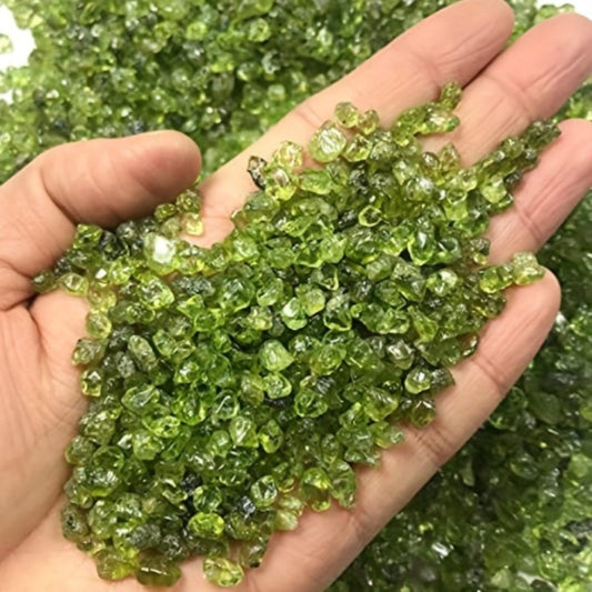 YOUNAIERZX 1LB Natural Peridot Crystal Chips Bulk Crushed Stones for DIY Crafts Healing Crystals Small Crystals Peridot Stone
