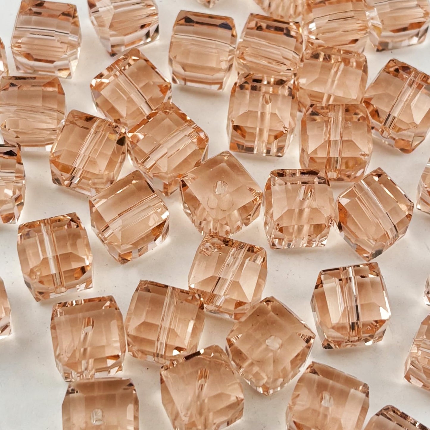 YUEXIGO 100pcs 6mm Cube Crystal Glass Beads for Jewelry Making Faceted Square Crystal Glass Bead Spacer Beads Loose Beads for Bracelet Earring Necklace DIY Craft(Pink)