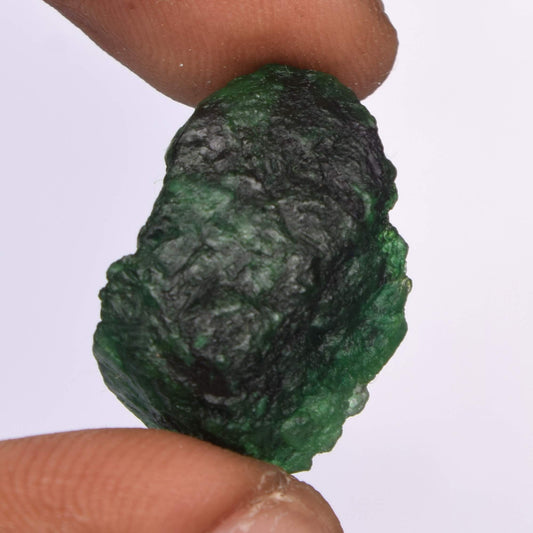 GEMHUB High Grade Emerald Rough Stone 23.50 Carat Green Emerald Raw Rock Perfect for Tumbling, Reiki, Crystal