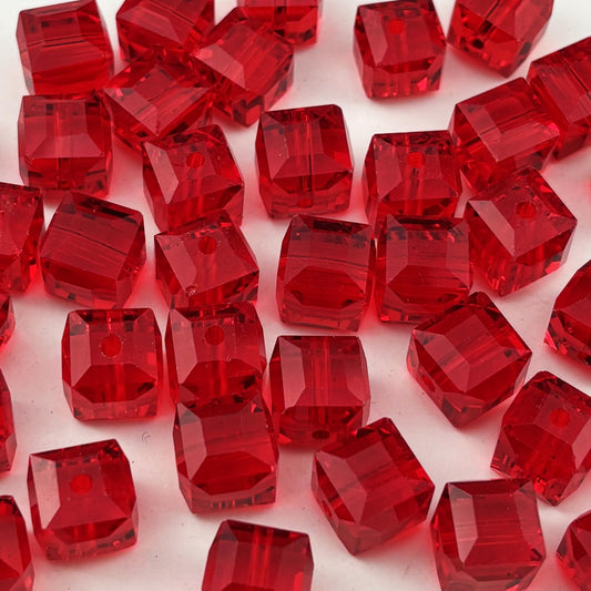 YUEXIGO 100pcs 6mm Cube Crystal Glass Beads for Jewelry Making Faceted Square Crystal Glass Bead Spacer Beads Loose Beads for Bracelet Earring Necklace DIY Craft(Red)