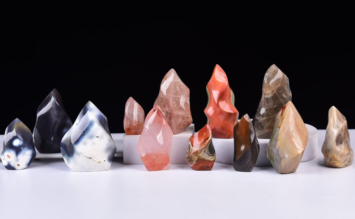 AMOYSTONE Red Hematoid Flame Shaped Stone Towers Obelisk Natural Healing Crystal Quartz Reiki Energy Decoration Home Office Small 1.0LBS