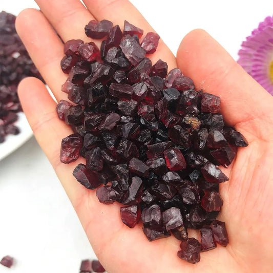 YOUNAIERZX 1LB Natural Raw Garnet Crystal Stones for Healing Chakra Energy Meditation Reiki Spiritual Quartz Mineral Gravel