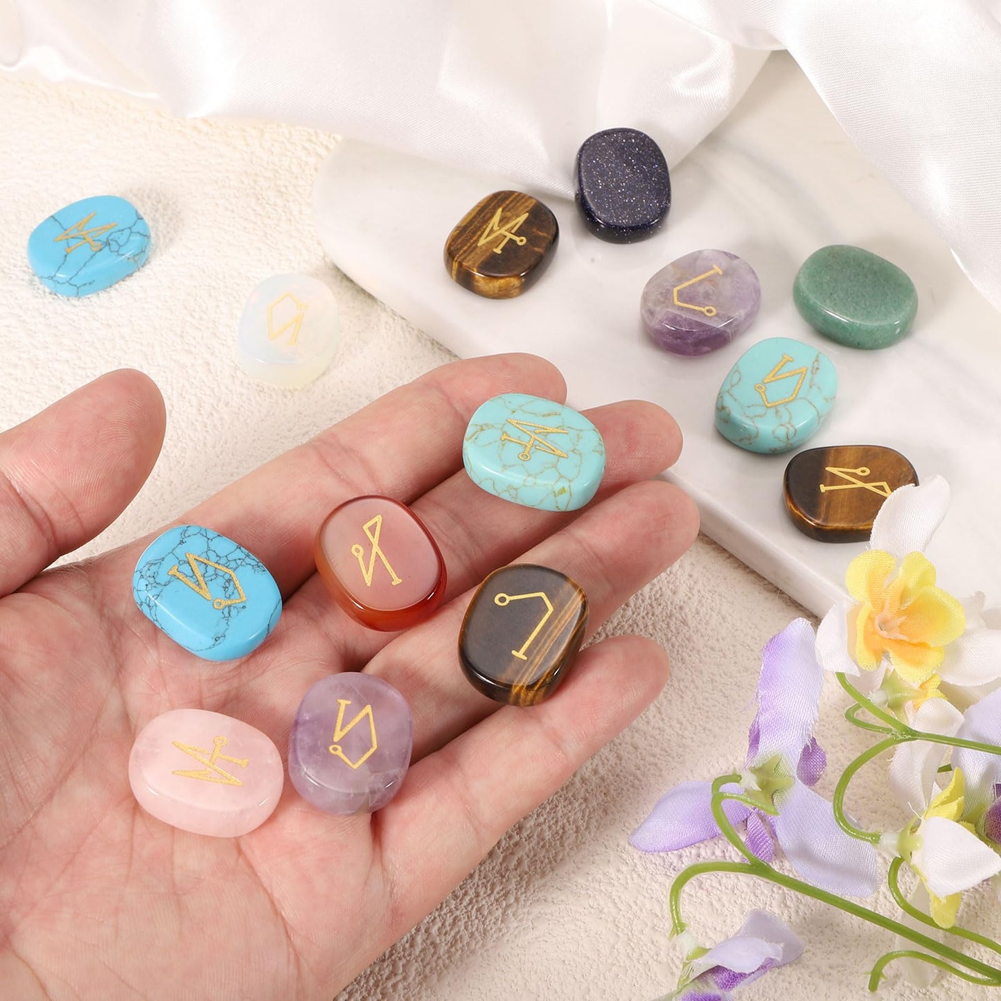 MECCANIXITY 4Pcs Engraved Chakra Stones with Reiki Symbols, Labradorite Reiki Healing Crystal Gemstone 7 Chakra Crystal Stones Tumbled Palm Stone for Anxiety Relieve