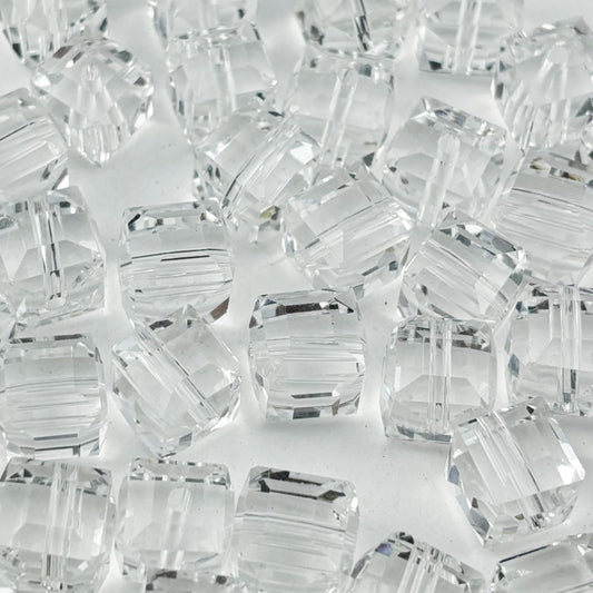 YUEXIGO 200pcs 4mm Cube Crystal Glass Beads for Jewelry Making Faceted Square Crystal Glass Bead Spacer Beads Loose Beads for Bracelet Earring Necklace DIY Craft(Transparent)