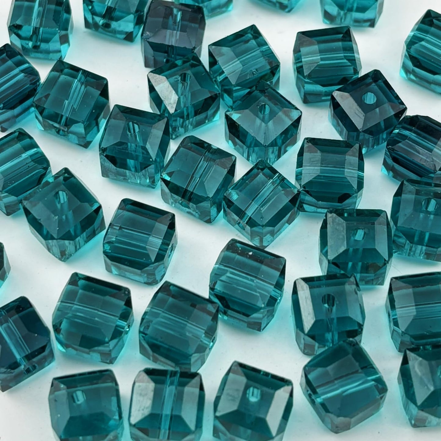 YUEXIGO 40pcs 10mm Cube Crystal Glass Beads for Jewelry Making Faceted Square Crystal Glass Bead Spacer Beads Loose Beads for Bracelet Earring Necklace DIY Craft(Peacock Blue)