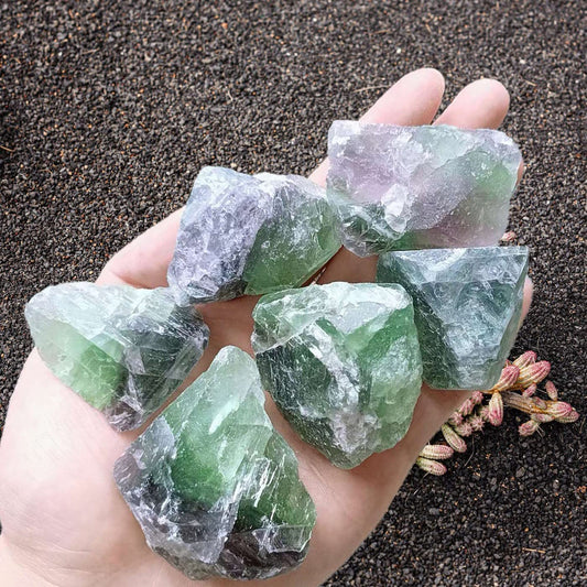 LAIDANLA 1lb 2" Fluorite Natural Rough Stones Crystal Large Raw Crystals Bulk Healing Gemstones for Reiki Healing Tumbling Fountain Rocks Wire Wrapping Decoration Cabbing Lapidary