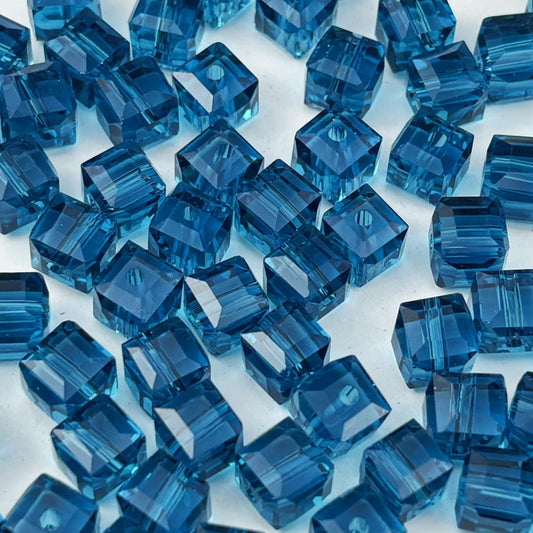 YUEXIGO 100pcs 6mm Cube Crystal Glass Beads for Jewelry Making Faceted Square Crystal Glass Bead Spacer Beads Loose Beads for Bracelet Earring Necklace DIY Craft(Peacock Blue)