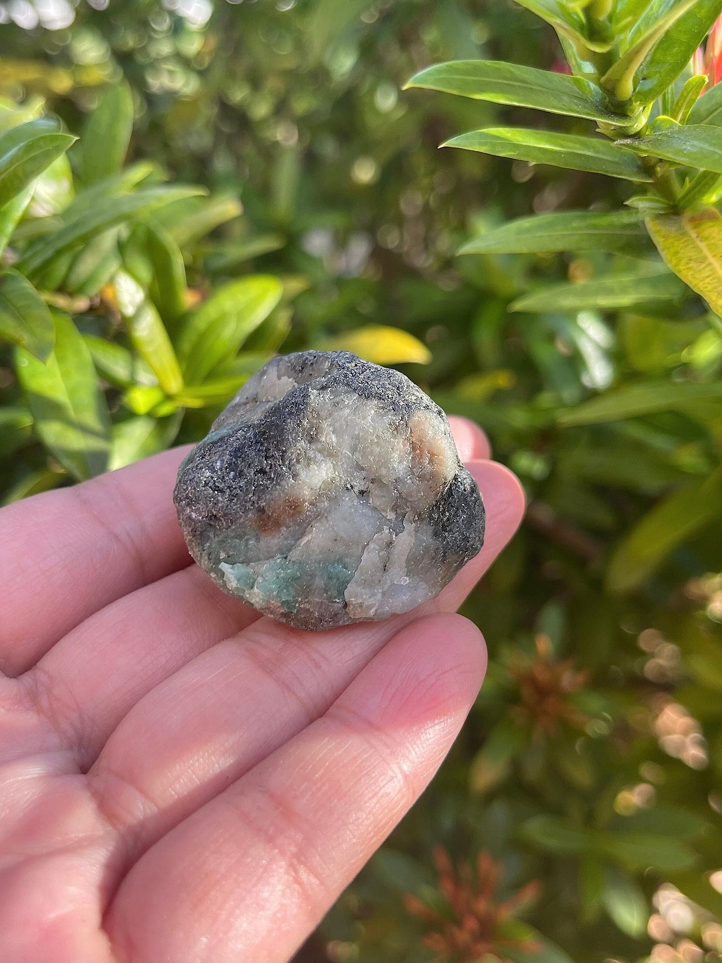 GAF TREASURES Wholesale Raw Emerald Crystals, Natural Emerald Stone, Rough Emerald Crystals, Emerald Rough, Healing Crystals (Emerald, 0.5 Pound)