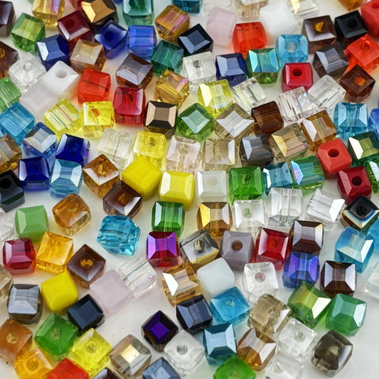 YUEXIGO 200pcs 4mm Cube Crystal Glass Beads for Jewelry Making Faceted Square Crystal Glass Bead Spacer Beads Loose Beads for Bracelet Earring Necklace DIY Craft(Mix Colors)