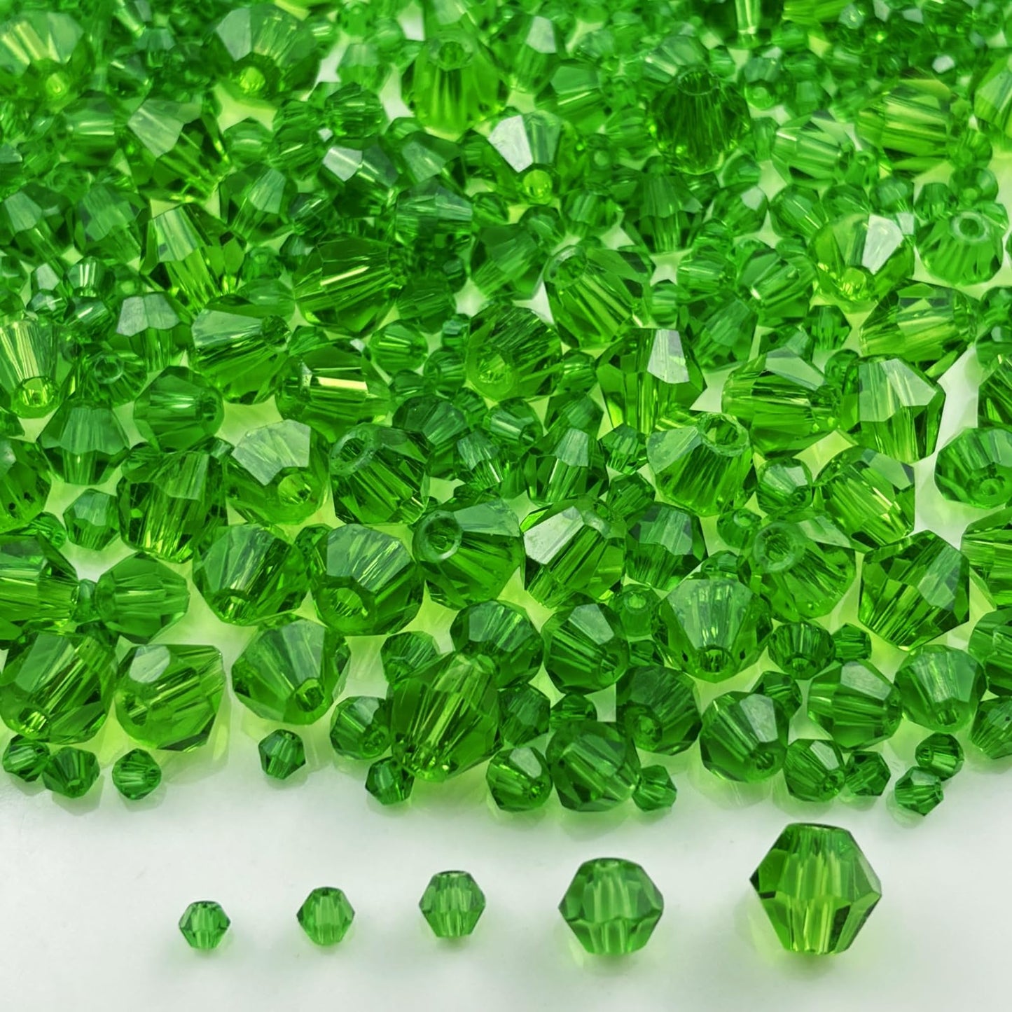 Pinhoollgo 1310pcs Bicone Crystal Glass Beads 2mm 3mm 4mm 6mm 8mm Faceted Crystal Spacer Beads for Bracelets Necklace Pendants Earrings DIY Jewelry Craft Making(Grass Green)